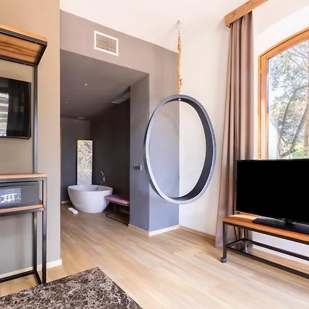 Antico Borgo Di Hotel 4*
