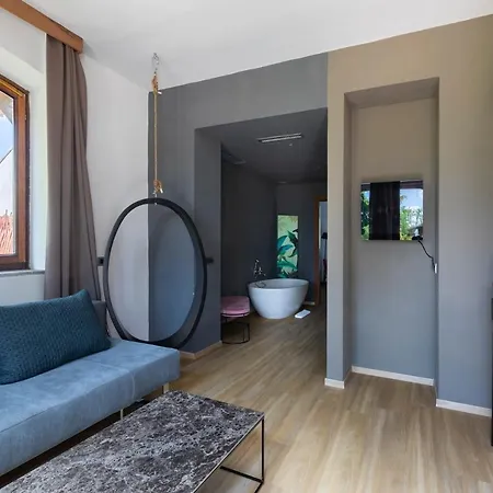 Antico Borgo Di Hotel 4*
