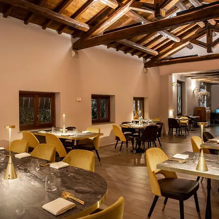 Hotel Antico Borgo Di 4*