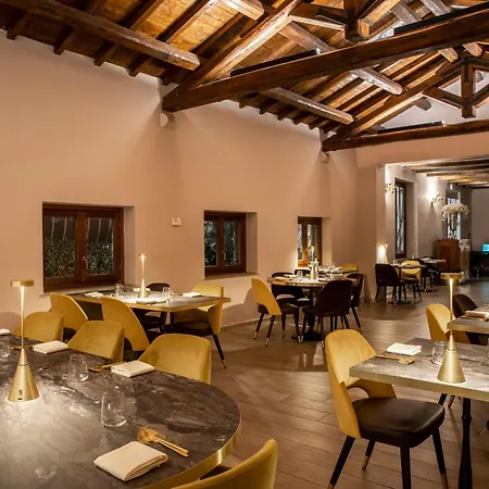 Hotel Antico Borgo Di 4*