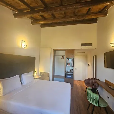 Antico Borgo Di 4* Sutri