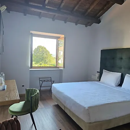 Hotel Antico Borgo Di 4*