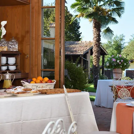 Hotel Antico Borgo Di 4*