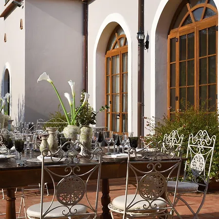 Antico Borgo Di Hotel 4*