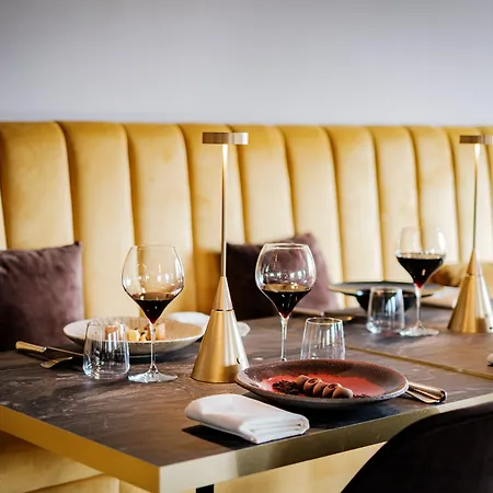 Antico Borgo Di Hotel 4*