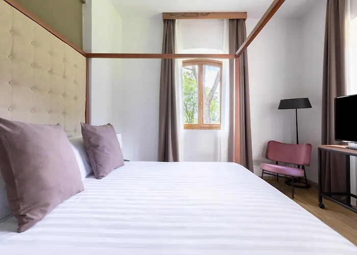 Antico Borgo Di 수트리