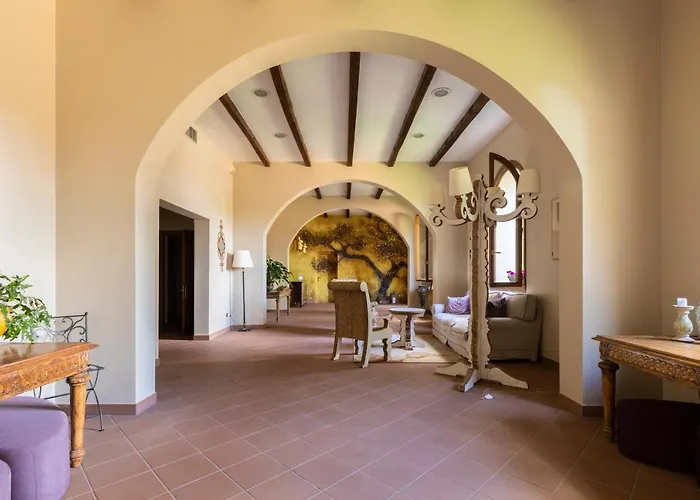 Antico Borgo Di 호텔 수트리