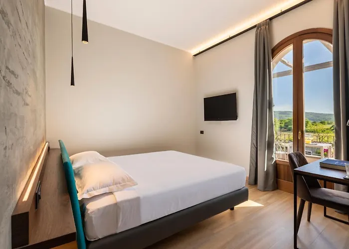 Antico Borgo Di 호텔 수트리