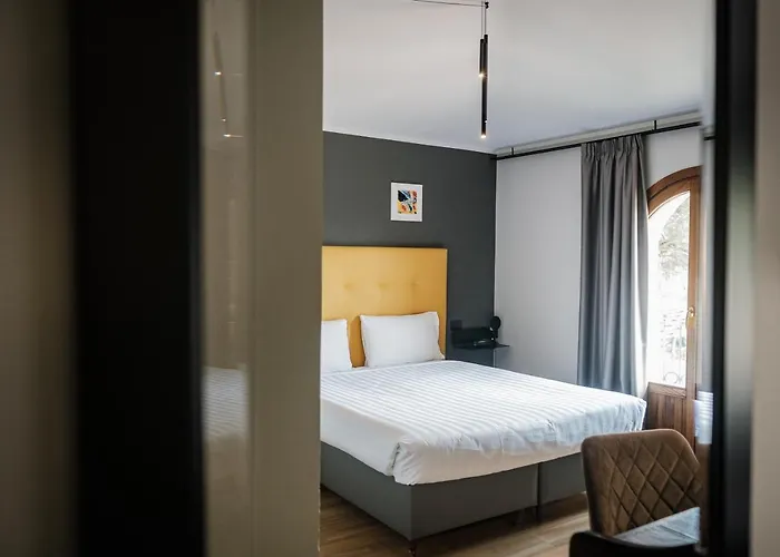 Antico Borgo Di 수트리