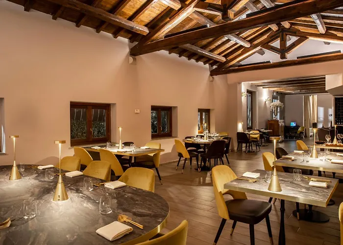 호텔 Antico Borgo Di 4*