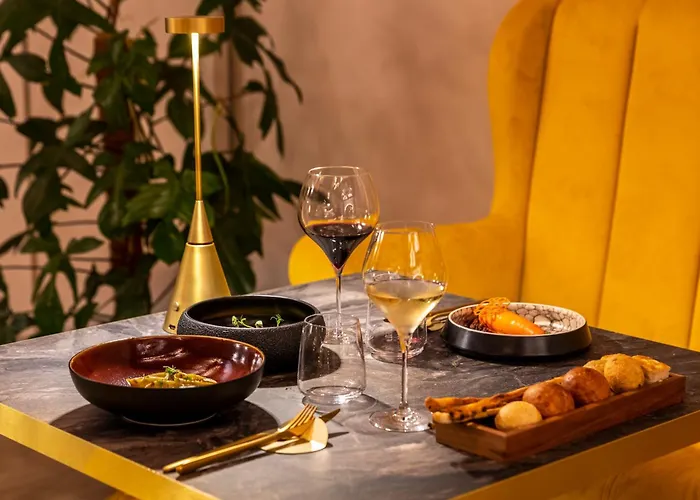 Antico Borgo Di 수트리