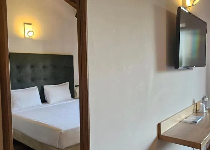 호텔 Antico Borgo Di 수트리