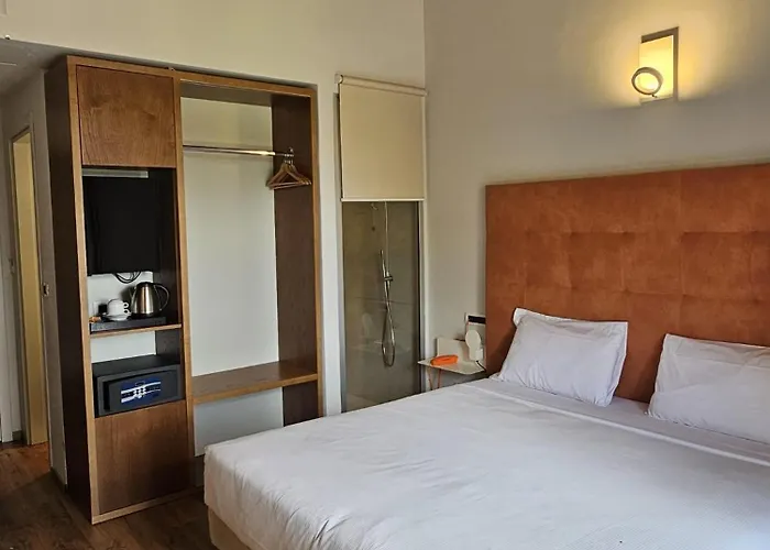 호텔 Antico Borgo Di 수트리