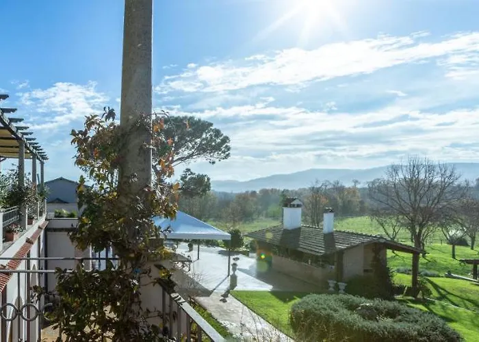 Antico Borgo Di 호텔 수트리